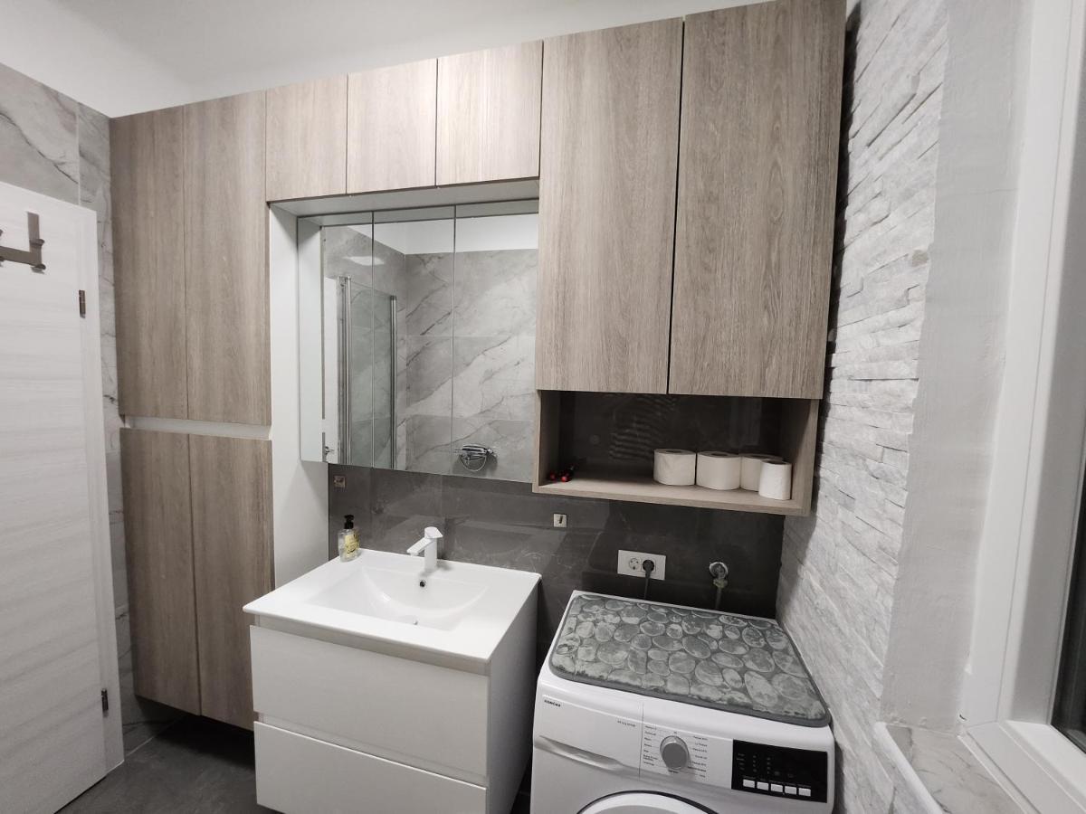 Airport Split Apartment Kaštel Štafilić Exterior foto