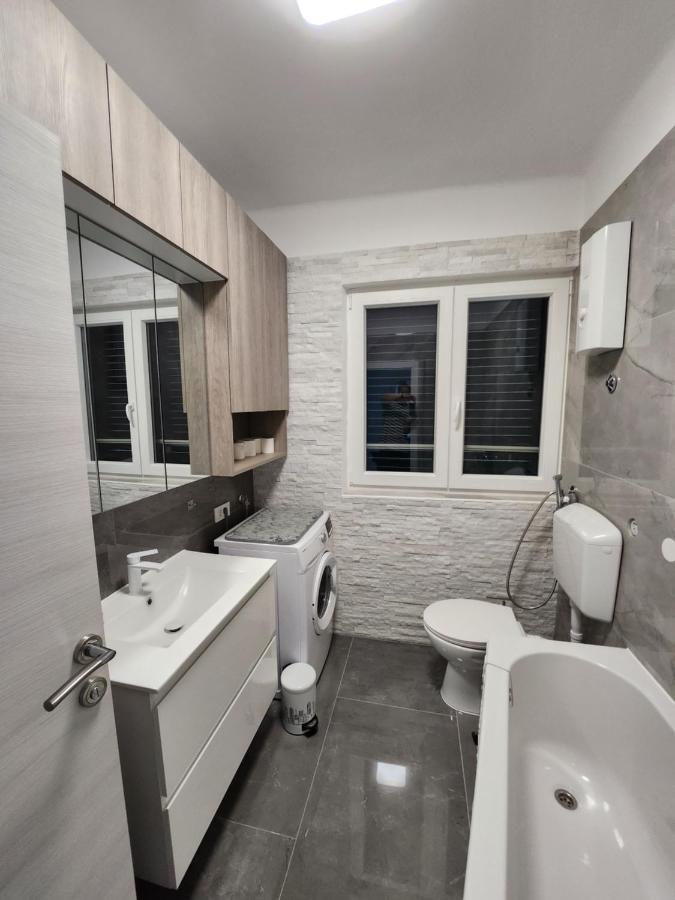 Airport Split Apartment Kaštel Štafilić Exterior foto