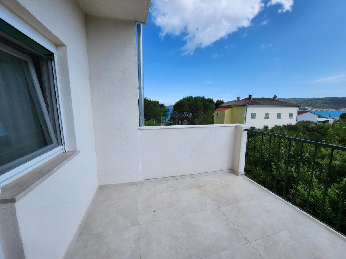 Airport Split Apartment Kaštel Štafilić Exterior foto